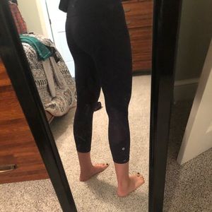 Lululemon size 6- navy pace rival